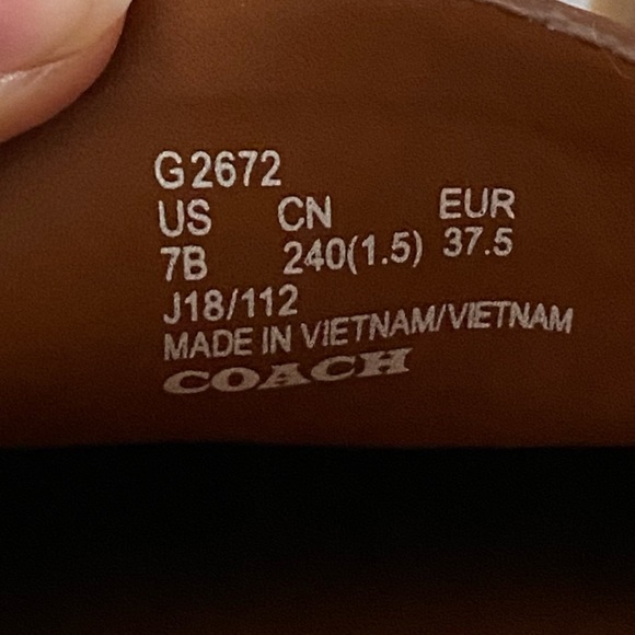 COACH MOCCASIN LOAFERS. - Picture 13 of 14